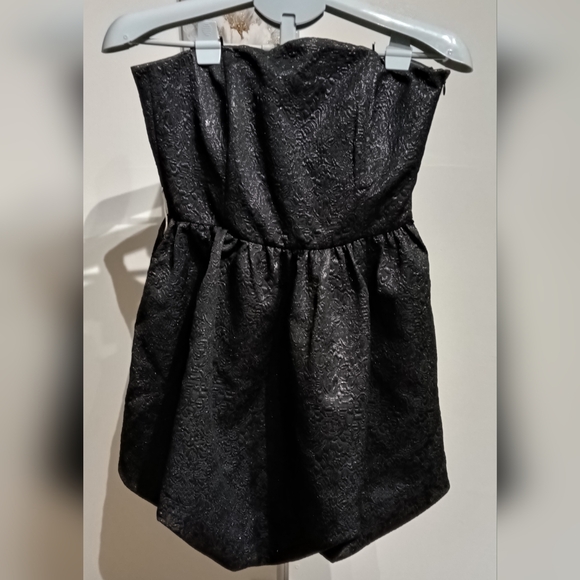 Zara Dresses & Skirts - Zara Black Textured Strapless Midi Dress